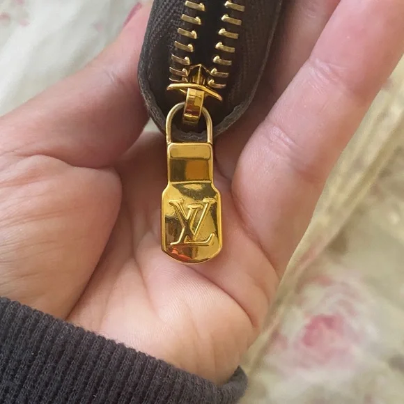 Louis Vuitton wallet - Picture 3 of 10